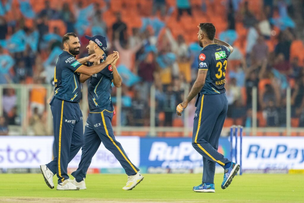 Watch: DC loses all five of its wickets in the Powerplay for the first time in IPL 2023 thanks to the sensational Shami and his four-wicket haul.
